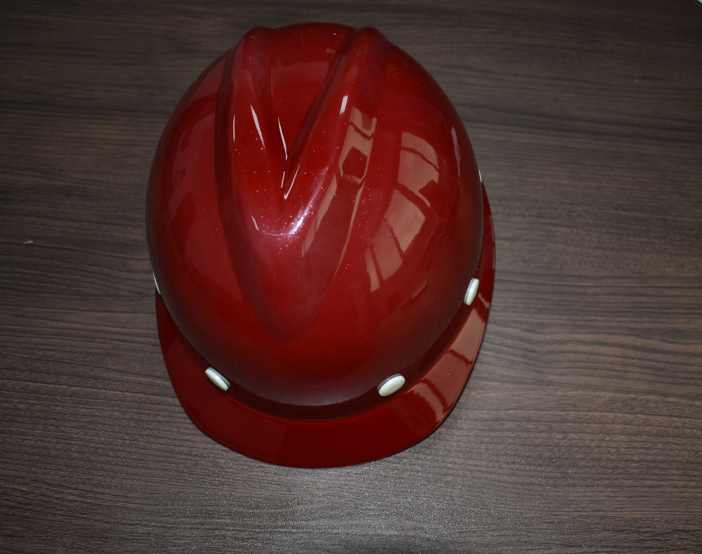 玻璃鋼安全帽廠家教你安全帽的合格標(biāo)準(zhǔn)。